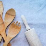 Pourquoi les enfants cuisinent mieux avec des ustensiles à leur taille